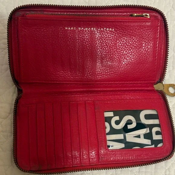 LOW START $299EUC Marc Jacobs Cherry Red Wallet with Gold Accents - Picture 6 of 9